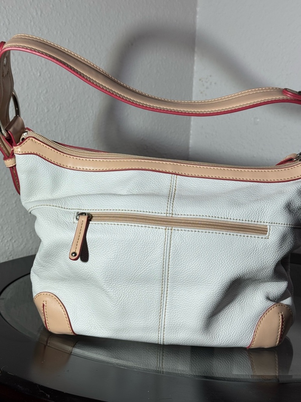 Tignanello White Pebble Leather Shoulder Bag with Tan and red Trim - Picture 6 of 9